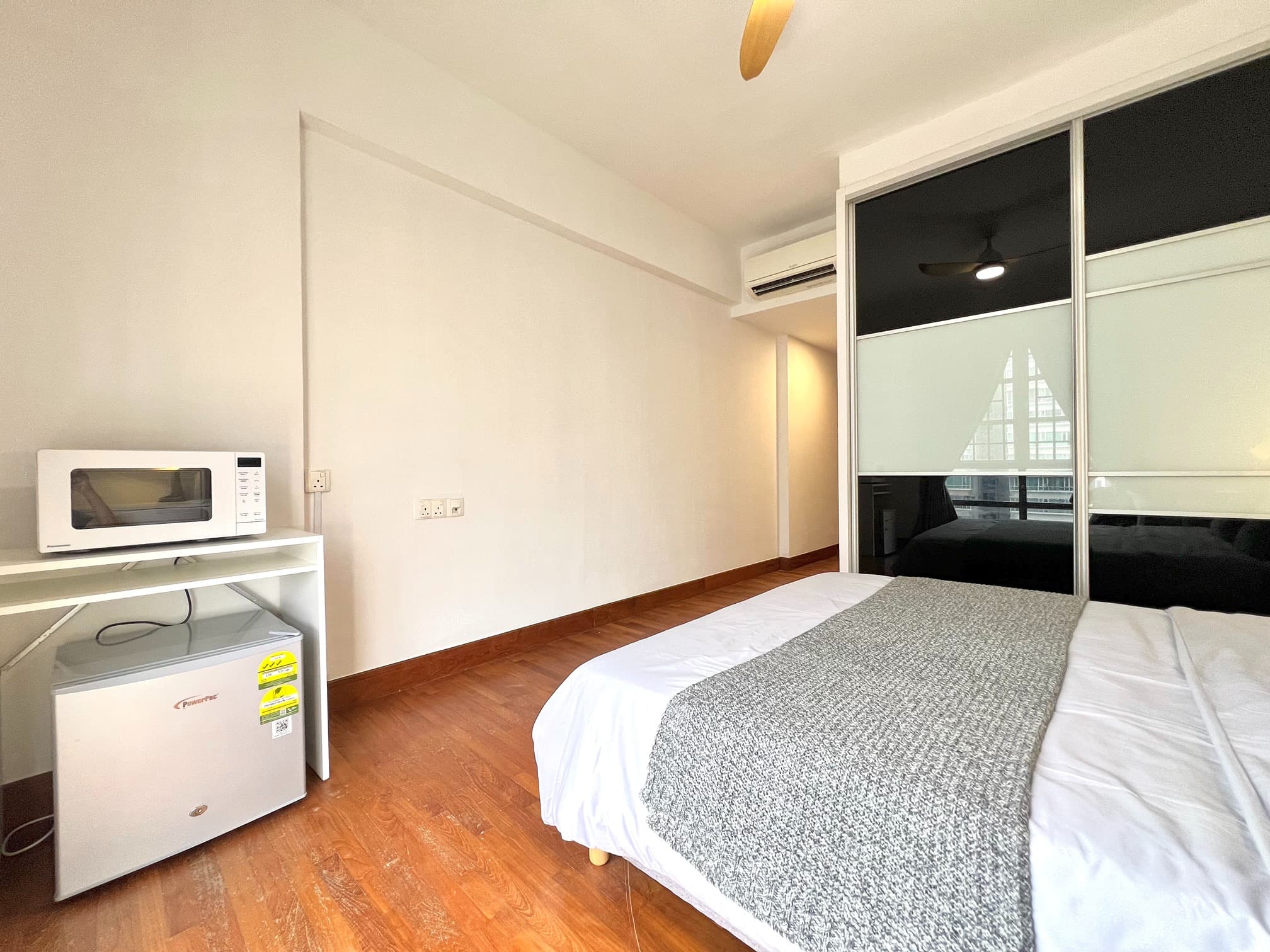 Master Ensuite 3